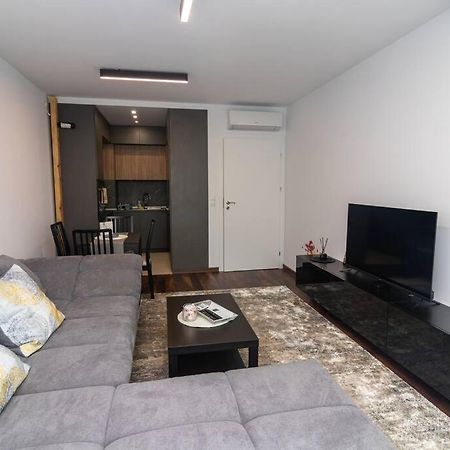 Georgi'S 1 Bedroom Quiet Apartment With Garage โซเฟีย ภายนอก รูปภาพ