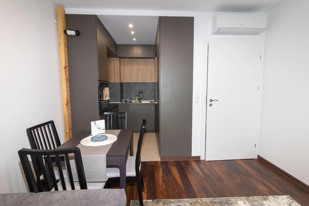 Georgi'S 1 Bedroom Quiet Apartment With Garage โซเฟีย ภายนอก รูปภาพ