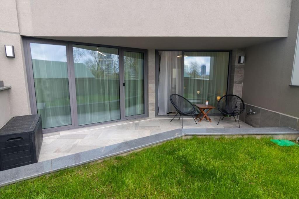 Georgi'S 1 Bedroom Quiet Apartment With Garage โซเฟีย ภายนอก รูปภาพ