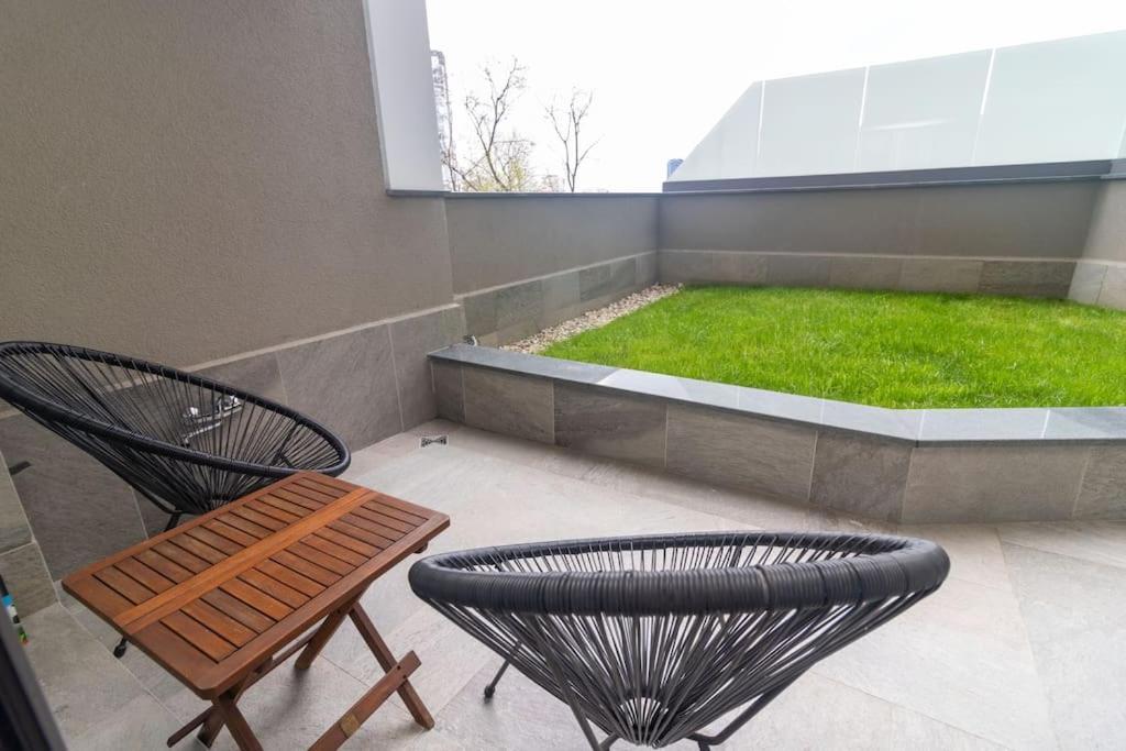 Georgi'S 1 Bedroom Quiet Apartment With Garage โซเฟีย ภายนอก รูปภาพ